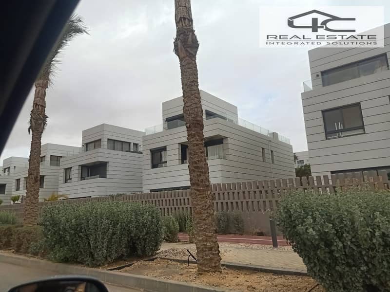 26 WhatsApp Image 2025-12-08 at 15.41. 27 (1). jpeg