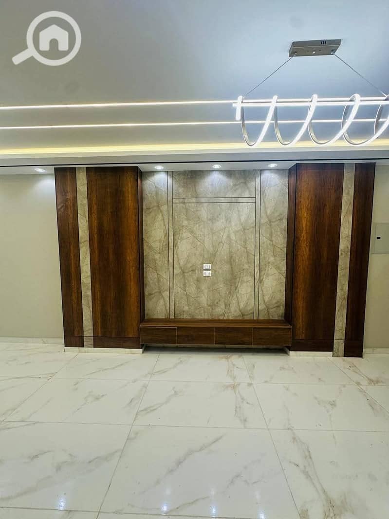 4 3738bed9-f00f-4b03-b43c-4e81e870160d. jpg