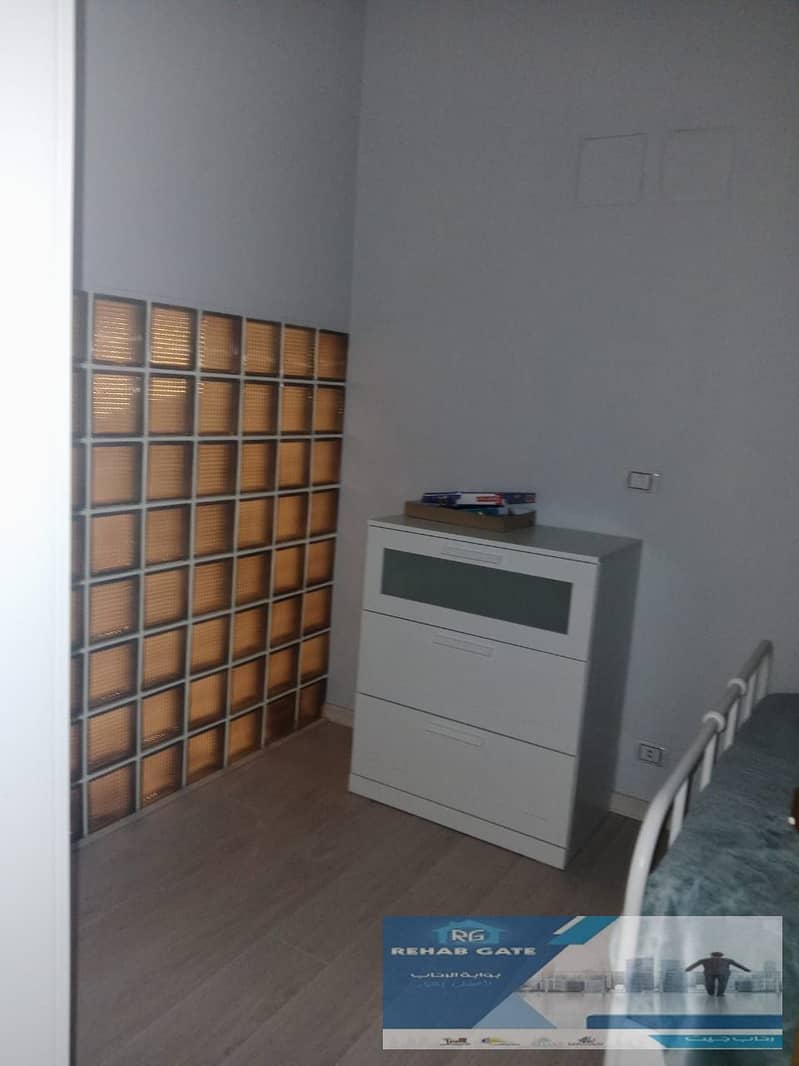 10 97dab1b0-aba4-4d30-99ce-423814fe6592. jpg