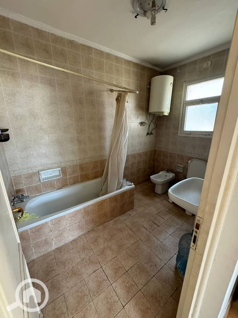 12 00ce53f7-0910-450e-9a78-6136beb3a79b. jpeg