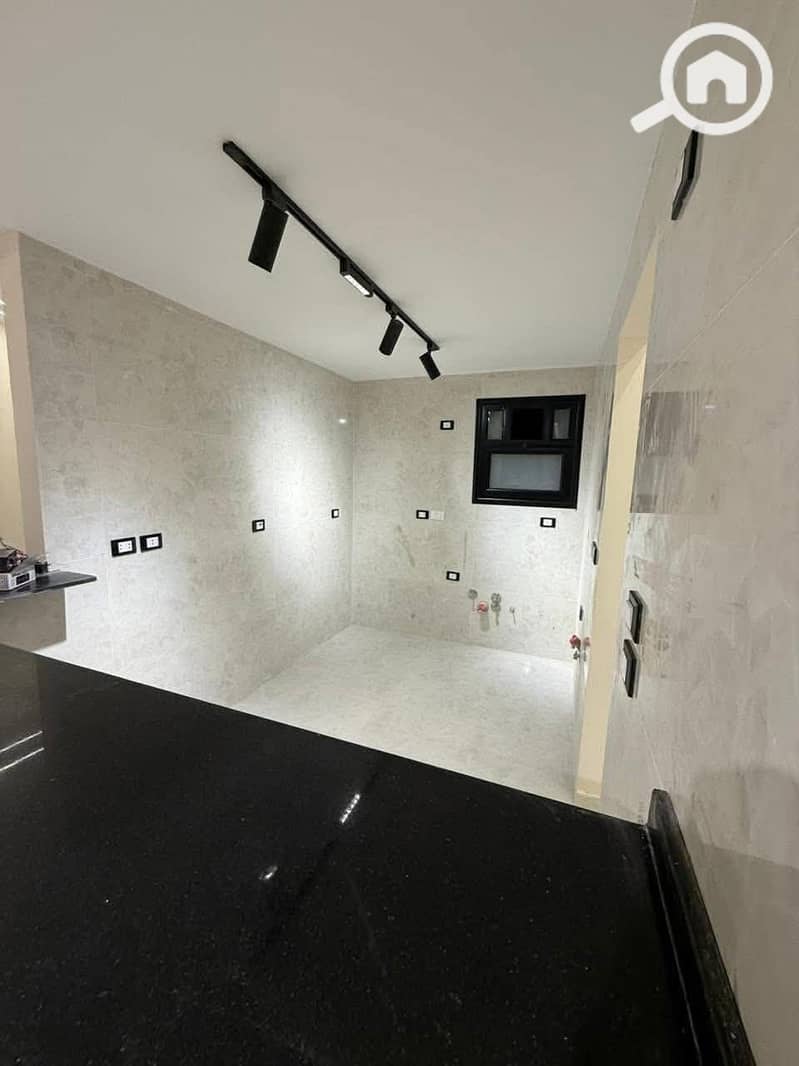 11 b27f93a3-ac0d-4cf1-91ef-bd4243338884. jpg