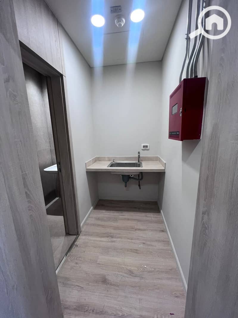 5 WhatsApp Image 2025-11-19 at 12.05. 22 AM. jpeg