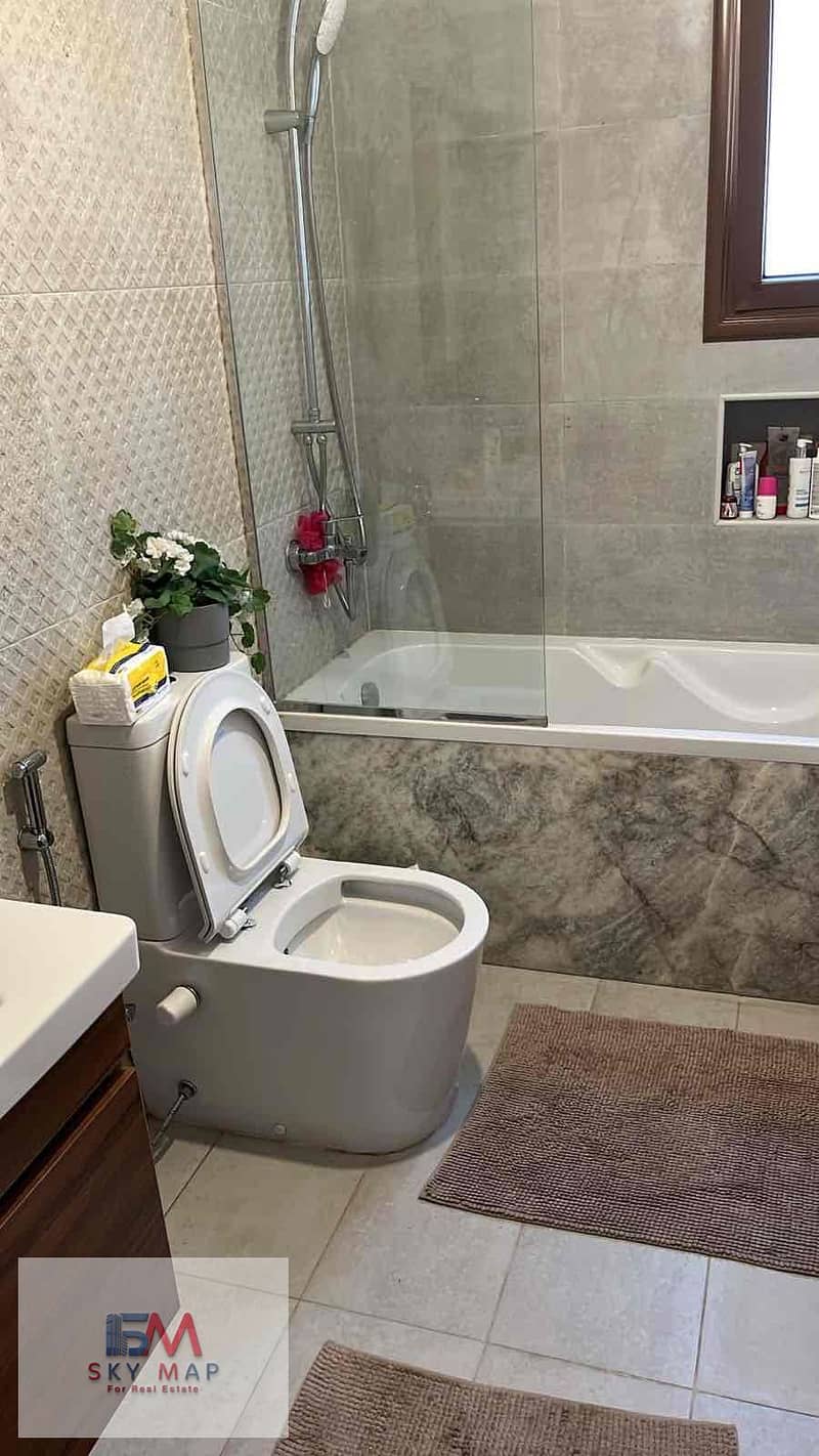 5 fd81f277-3b46-43ed-94a9-74a55bcc5d0d. jpg