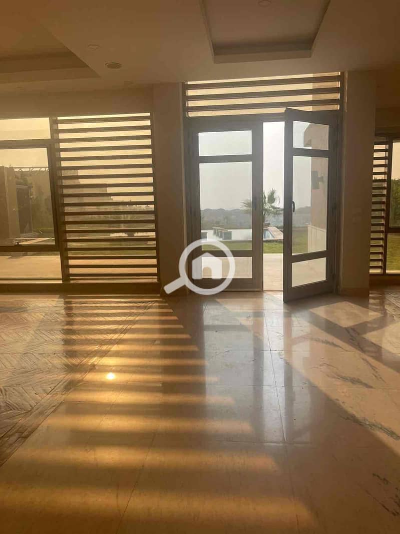 7 56f65f3b-b72d-415f-9b9e-03d8acc06913. jpg