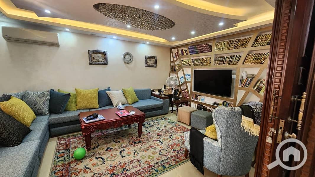 5 2e5bffdc-521f-42f1-ad82-6558cedf7852. jpeg