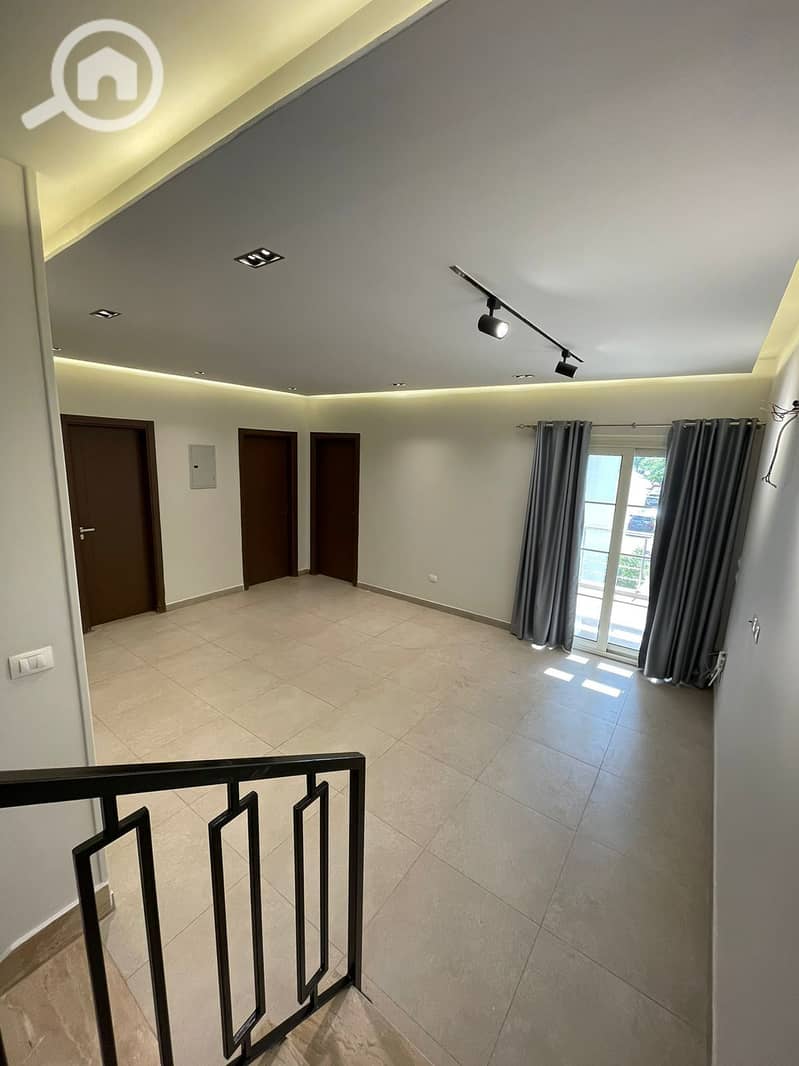 4 837f4446-0049-4dba-a8c4-db83e0919b86. jpg