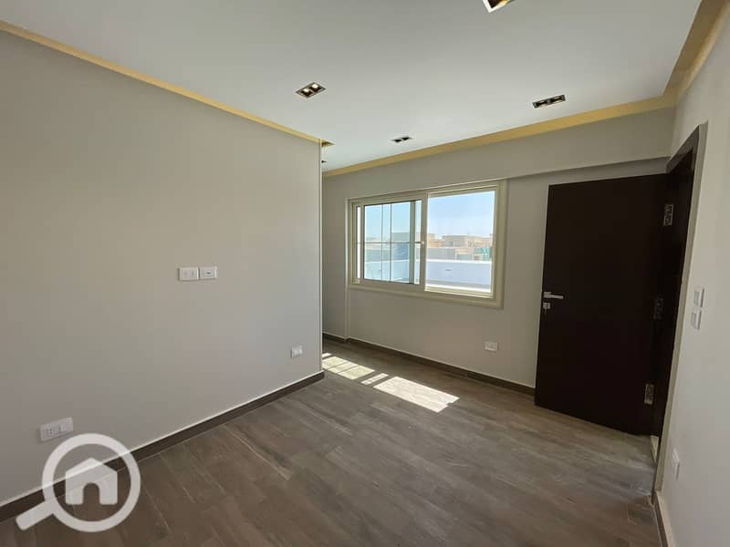 10 1ecdd749-8e02-4341-9535-1d3c031b8c7b. jpg