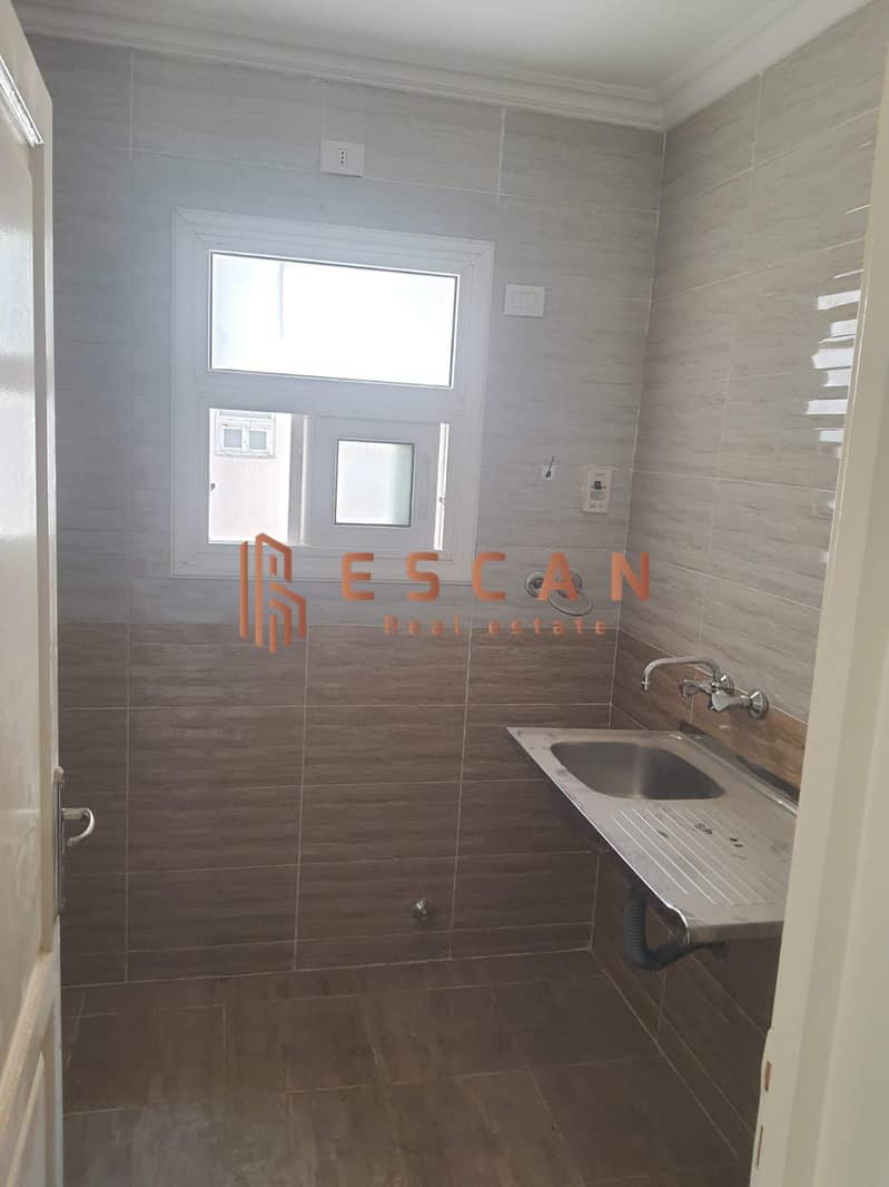 7 b5442c1a-45bd-4cfa-a2fb-1b12ca446bdb. jpeg