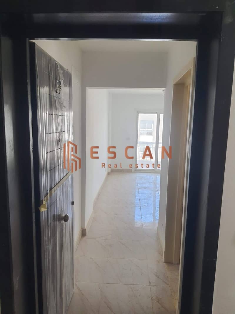 8 c4721bc1-67d0-48a2-a0d2-81f8b31aeb57. jpeg