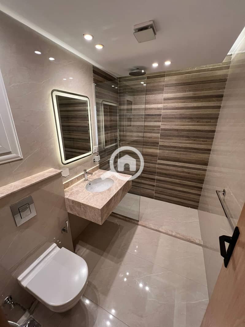 10 a066d086-f438-46f4-a8fc-6f06fd1c2e17. jpeg