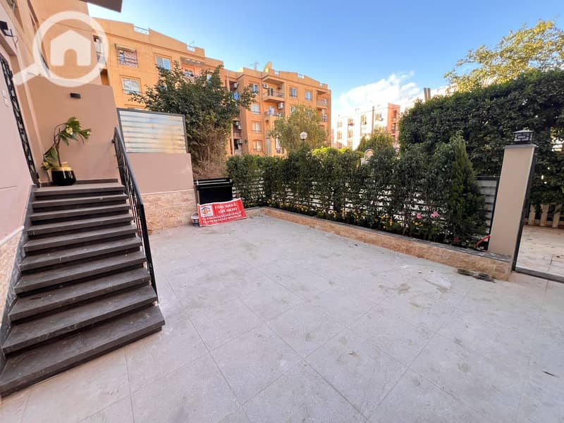 12 67f88700-d55c-4c8d-a4cd-372f9b79abaf. jpeg