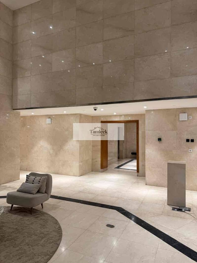 4 3b719bf5-ef2d-461b-a240-d4c4df41de07. jpg