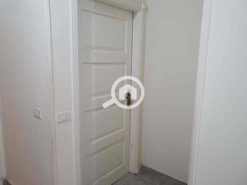 5 4e6a7825-9f85-4e76-9ad1-c586bb1d4c66. jpg