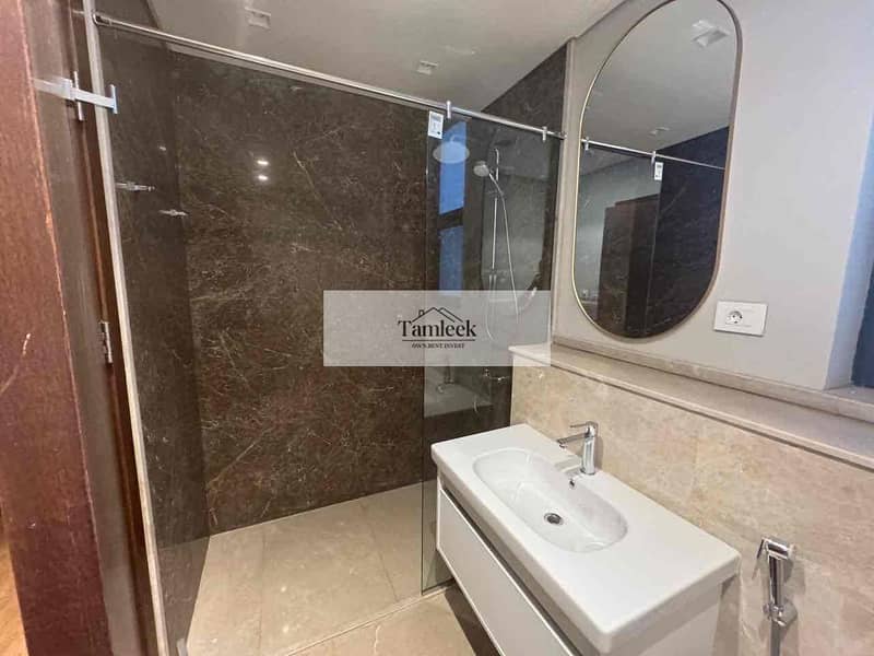 4 68c16e1d-7c4b-4eed-9f61-8c3828b0b1ab. jpg