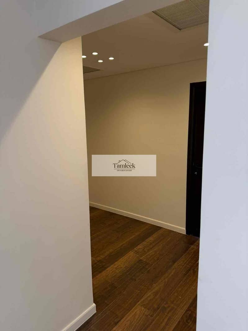 4 6ca33cd0-bcc5-473e-8060-3cf60a24a1a6. jpg