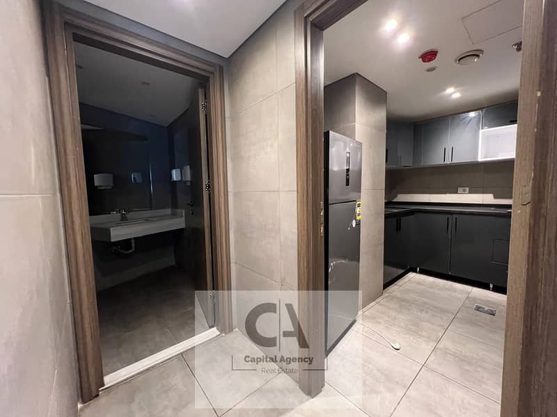 5 a51c65d8-fefc-4bc2-8d35-316d47cf5ca9. jpg