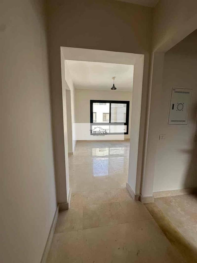 9 9dae366d-696a-4cc1-be6b-7db9f678f2dc. jpg