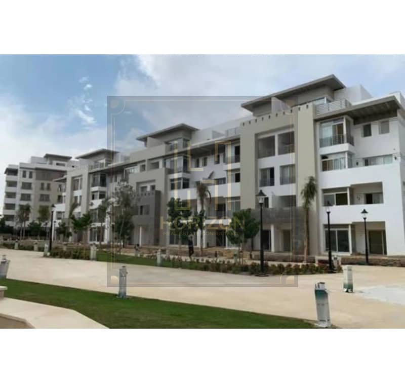 10 8341973-7cc9ao. jpg