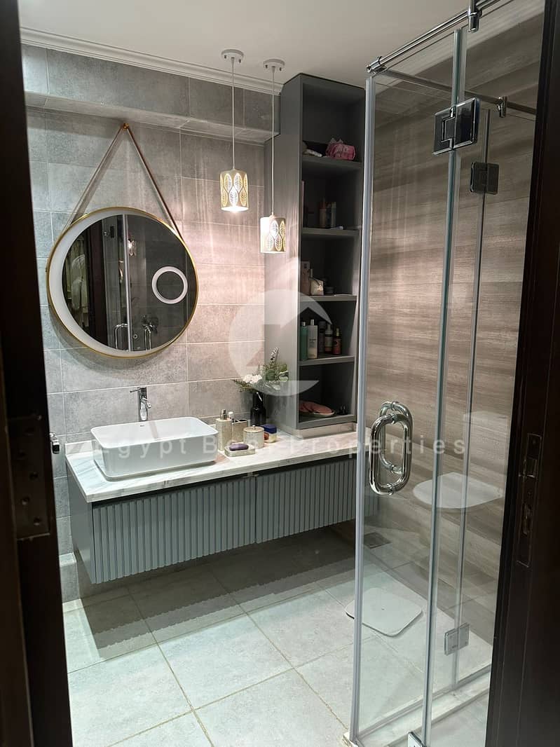 6 129c4f83-47c4-40e9-b477-e3a8e7e7aef2. jpeg