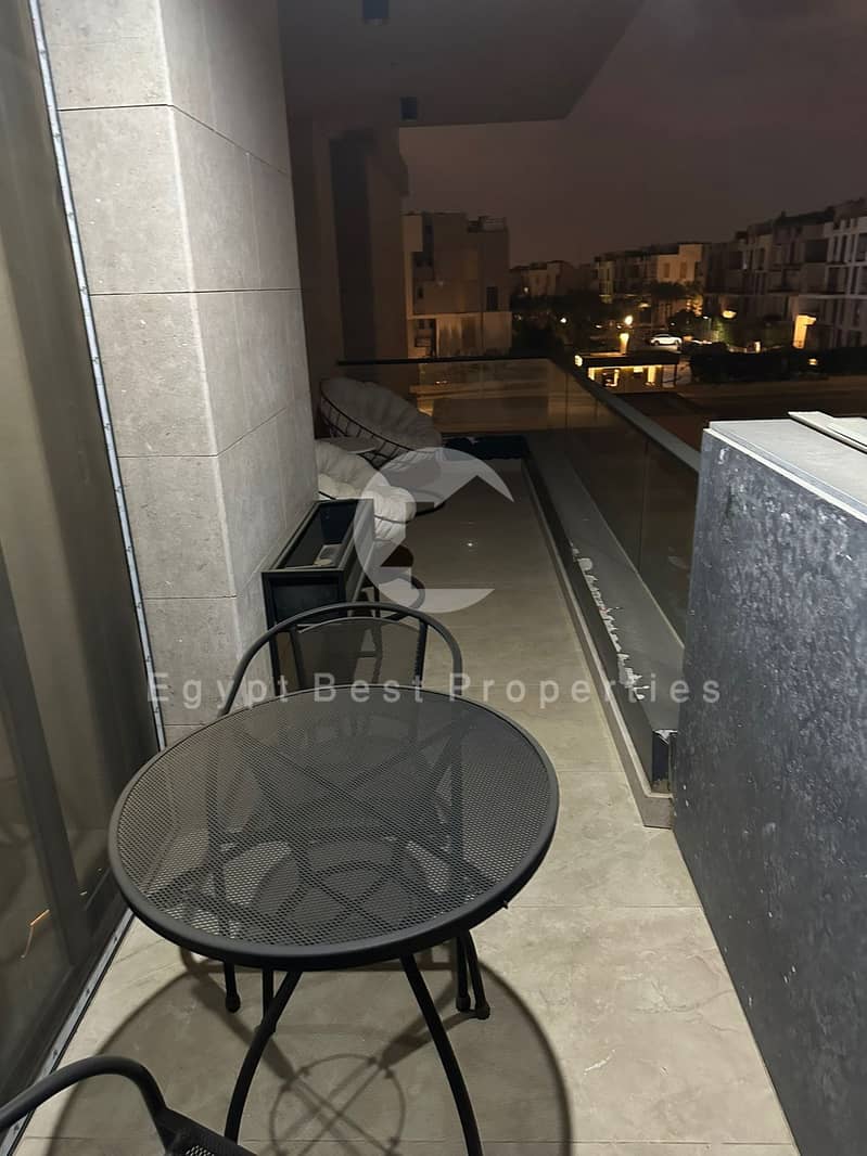 10 bd07995c-81a5-42eb-8a2d-5b323ab55a4a. jpeg