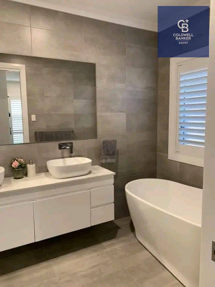 7 0d431fc0-44f1-472d-a461-cd7d5d721b14. jpg