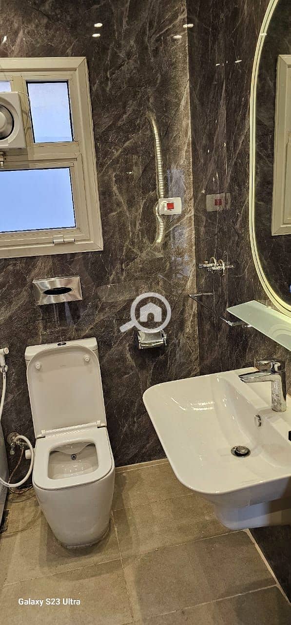 9 8e7ec714-cf3a-493e-b3a2-1049a95876b5. jpeg