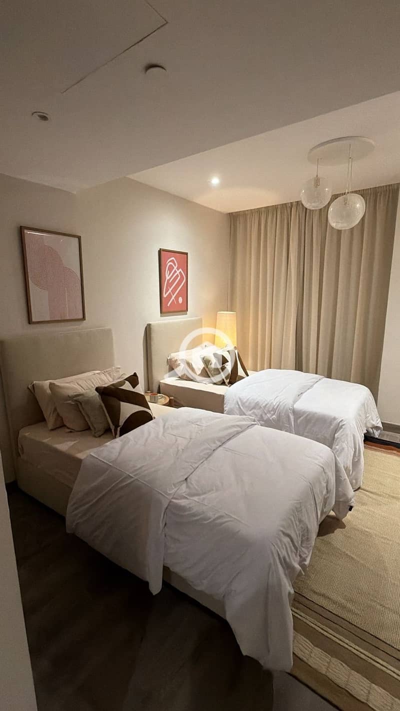 8 5edc2e4a-8e94-4726-a865-68c7756eee72. jpeg