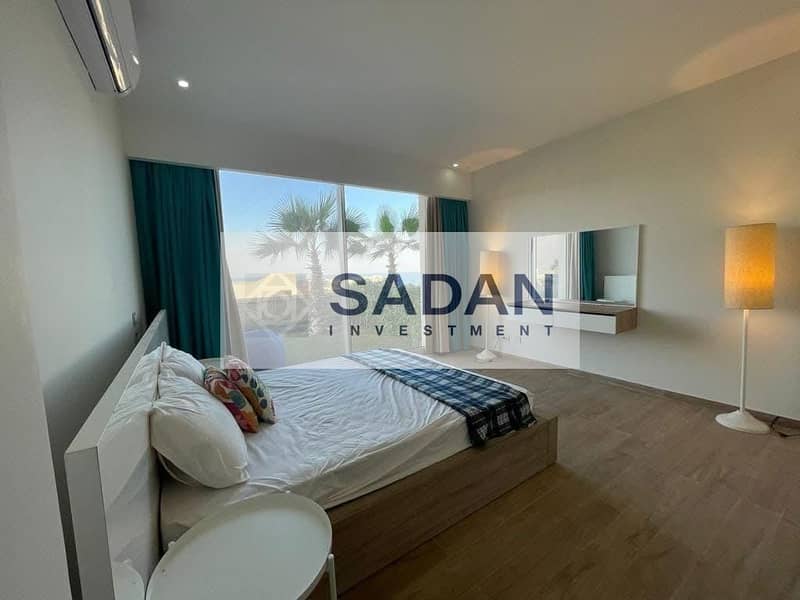 4 951f1bc8-7c8e-495c-b1d7-47d63abc5dd3. jpeg