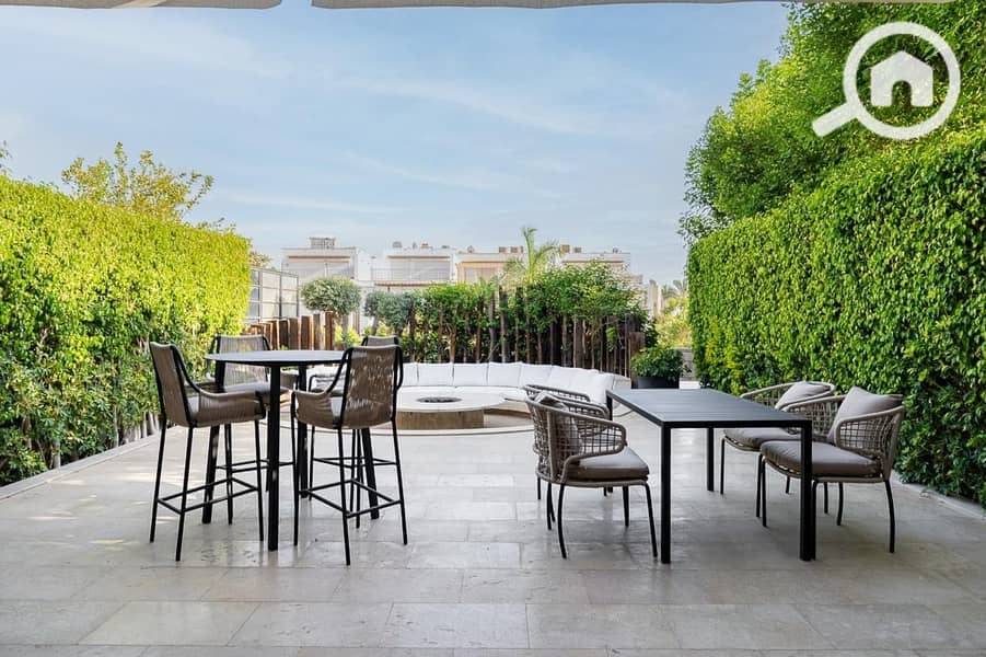 2 5c8fbf3d-ff6c-4c45-b62f-4d8a14c1d893. jpeg