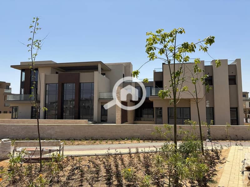 2 adc30dde-f284-4109-a6eb-2700688b057a. jpg