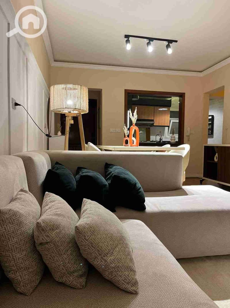 1000488728. jpg 1000488728. jpg