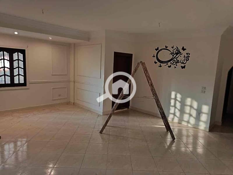 10 17fcb970-815c-4daf-b27d-3d1a689af4f4. jpg