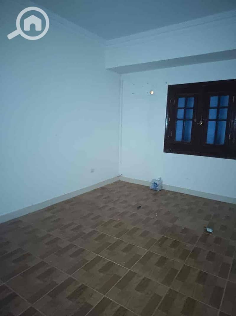 12 c4ffc7cb-1665-4c3c-b34c-71393a2a5d2d. jpg