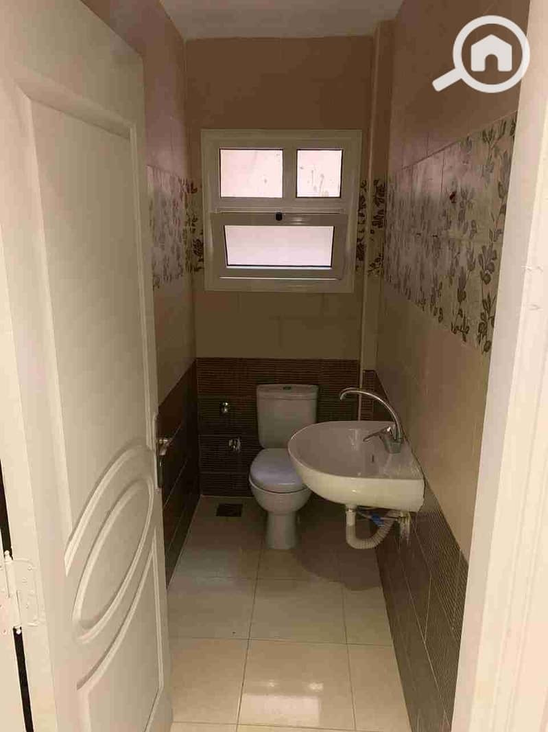 1000405856. jpg 1000405856. jpg