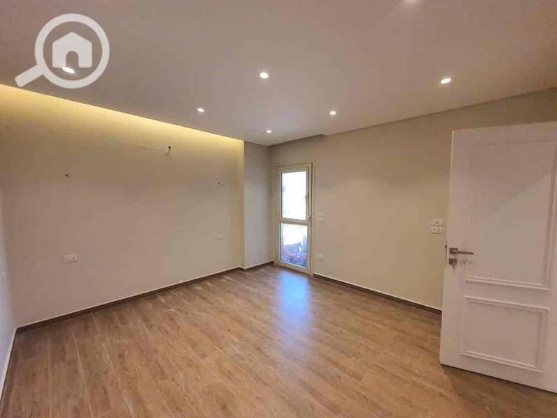 7 64b0ef3a-8135-44bc-9095-680c76d8c0b1. jpg