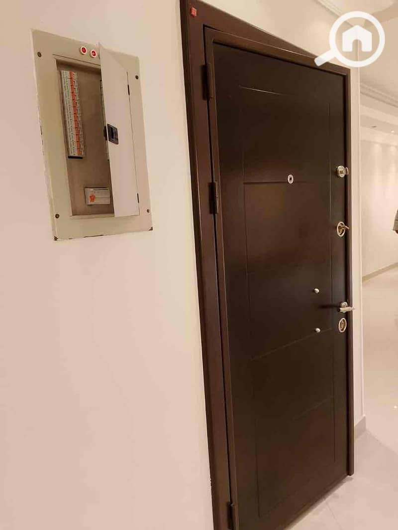 10 55d7aac3-4d7c-41d7-9a5e-5d61928084a1. jpg