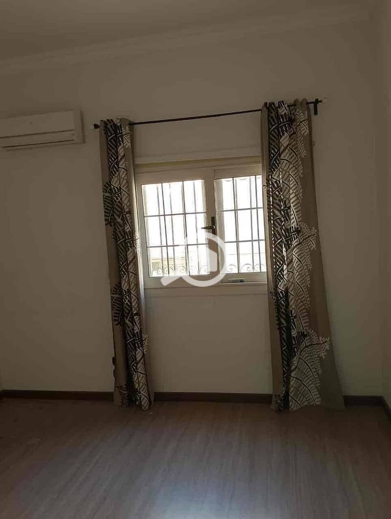 24 b6da82a2-c7ae-4517-baee-ad10597268d6. jpg