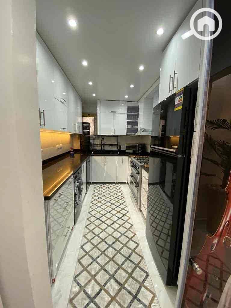 6 d06d5066-c81e-44e2-8b84-199d57b924cc. jpg