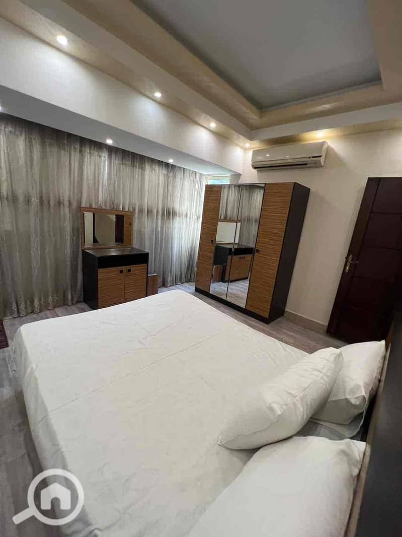 12 9de70811-7274-49db-8bba-8c6da3040642. jpg