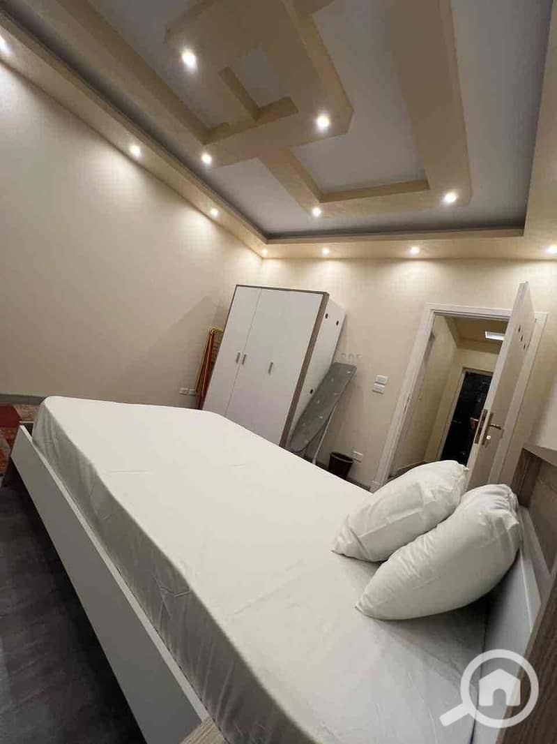 32 01c72639-b4ab-4113-bca3-b466308c53e8. jpg