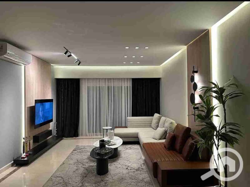 1000488363. jpg 1000488363. jpg