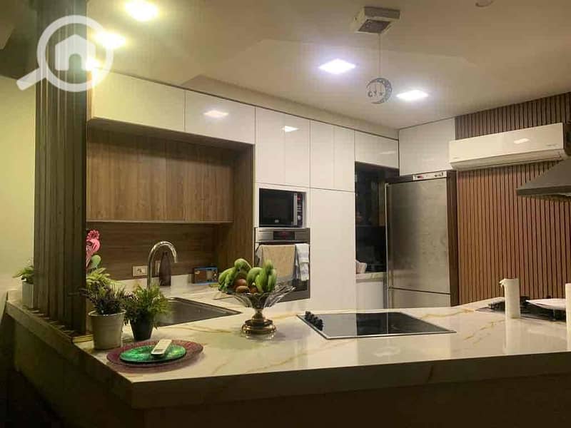 6 0a185ac6-0e2f-4499-9d9a-8dd88e5e8ba7. jpg