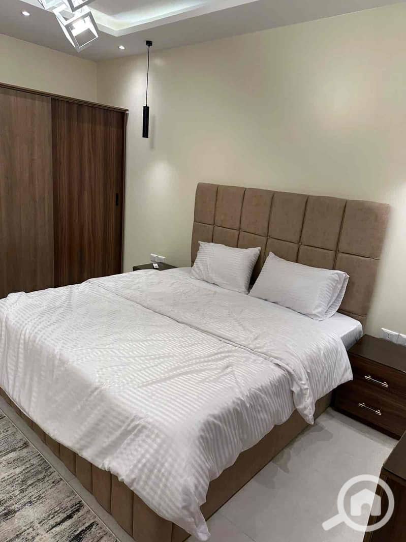 10 ec857447-f062-4af2-8337-b1a3812fb497. jpg