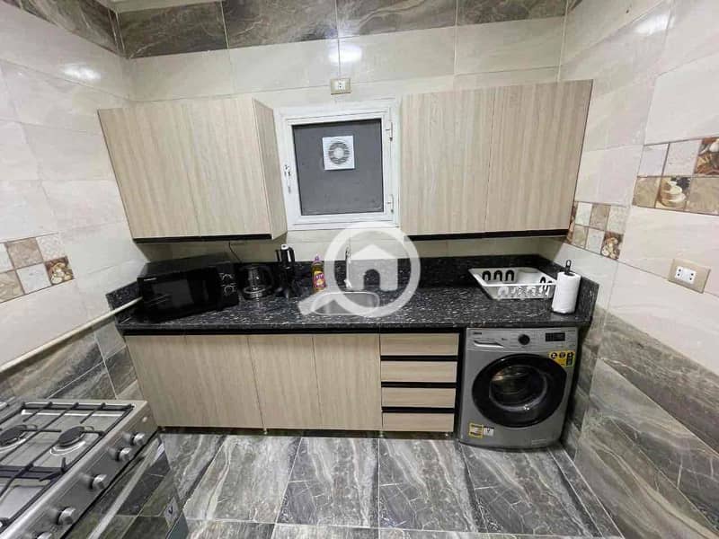 3 e238148e-deca-4e23-ba55-9b4fc14c6752. jpg