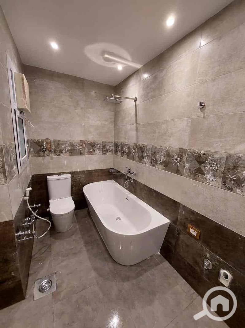 7 6f396e92-f4c7-4f25-b8c7-ef4257462611. jpg