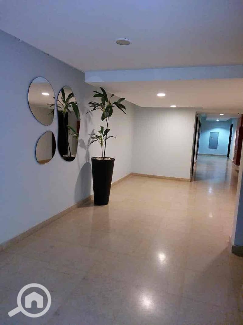 11 27d45a4a-9b6e-48bf-8431-84225bab3144. jpg