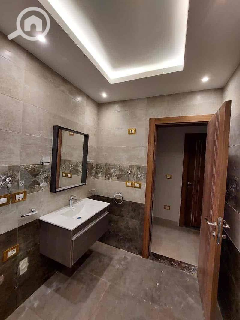 15 7a8770c9-b2d4-4404-9c83-ef68c75c403d. jpg