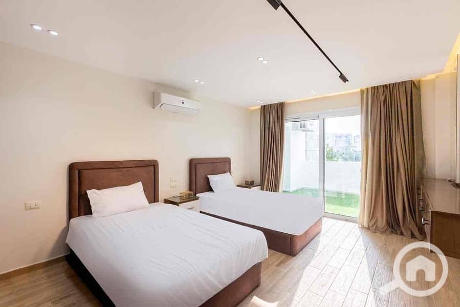 8 d82b4cab-2a83-43fd-8174-4f85293652fb. jpg