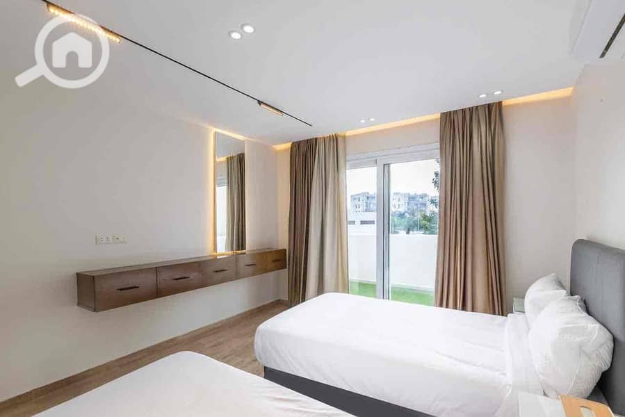 16 2abcc3b2-f8e8-4230-a8f6-10e8d6d47660. jpg