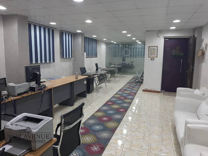 4 6d54861a-8ff5-426a-8164-da52d4c4c554. jpeg